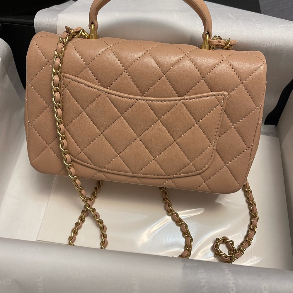 ❤️SOLD❤️Chanel 21A beige mini rectangle with handle - Picture 2 of 4